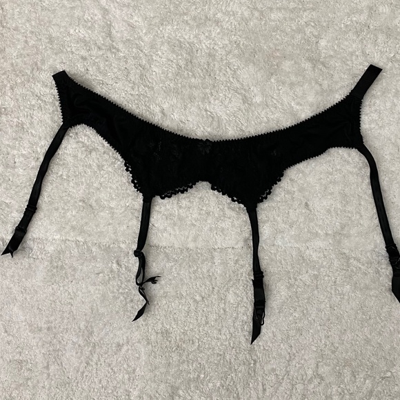 Black Garter - Picture 2 of 2